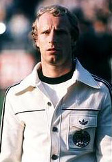 	Berti Vogts 	